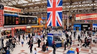 A Walk Through The London Victoria Station London England [upl. by Hewet]